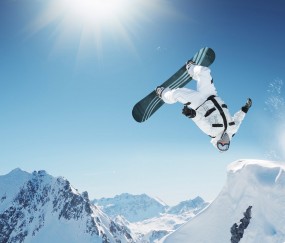 开云APP-索伯车队绝杀红牛二队，周冠宇刷新纪录