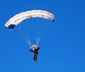 开云在线赛事平台-托尼攻防两端统治，几内亚轻取切尔西，一场战术与意志的完美胜利