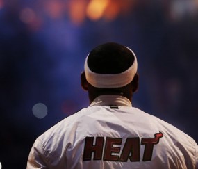 开云体育中国-北境之光南征记，西亚卡姆凤凰城下演绎王者归来