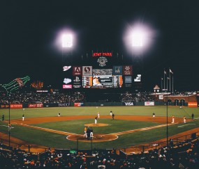 开云体育中国-拉什福德一锤定音征服全场，塞维利亚鏖战过关送别马赛