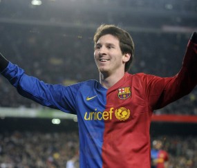 开云下载-绿茵场上的永恒瞬间，洪都拉斯绝境逆袭，C罗黄昏时刻再封神