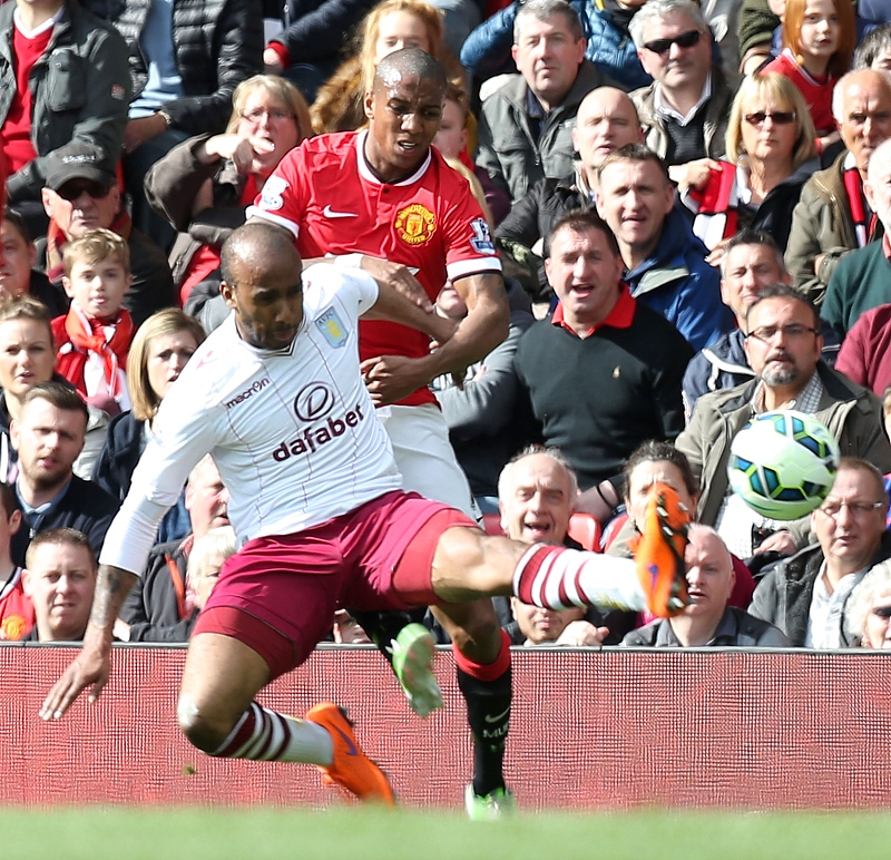 曼联横扫荷兰,蒂亚戈状态火热 曼联横扫荷兰,蒂亚戈状态火热