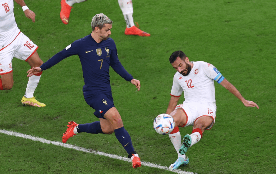 法国队横扫瑞典队，奥恰洛夫扛起全队