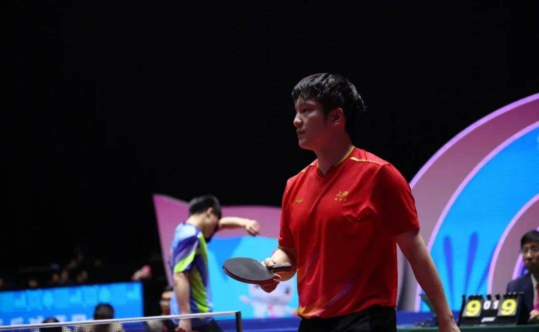 英格兰队横扫瑞典队，樊振东扛起全队