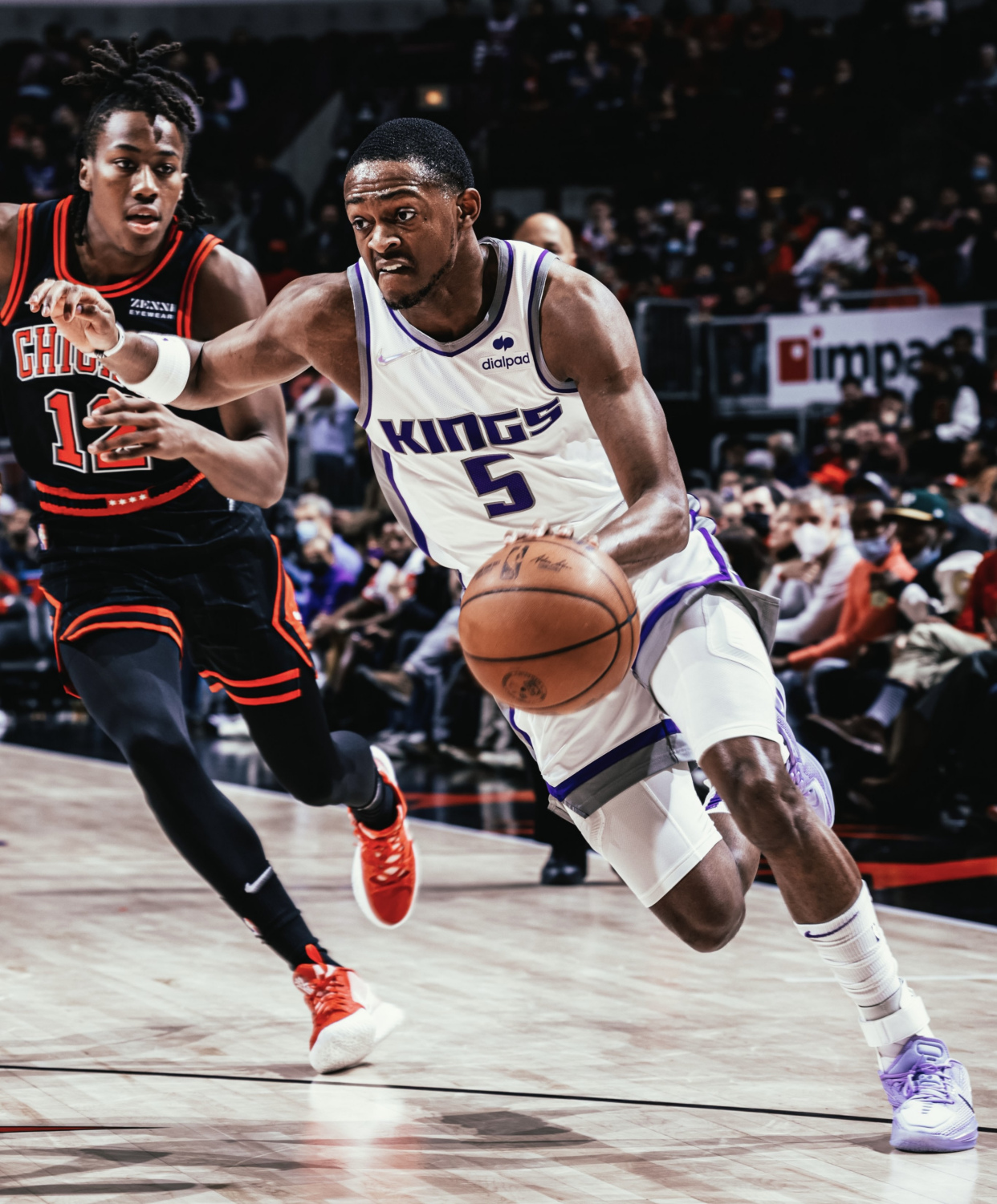 公牛翻盘深圳队，福克斯带队取胜