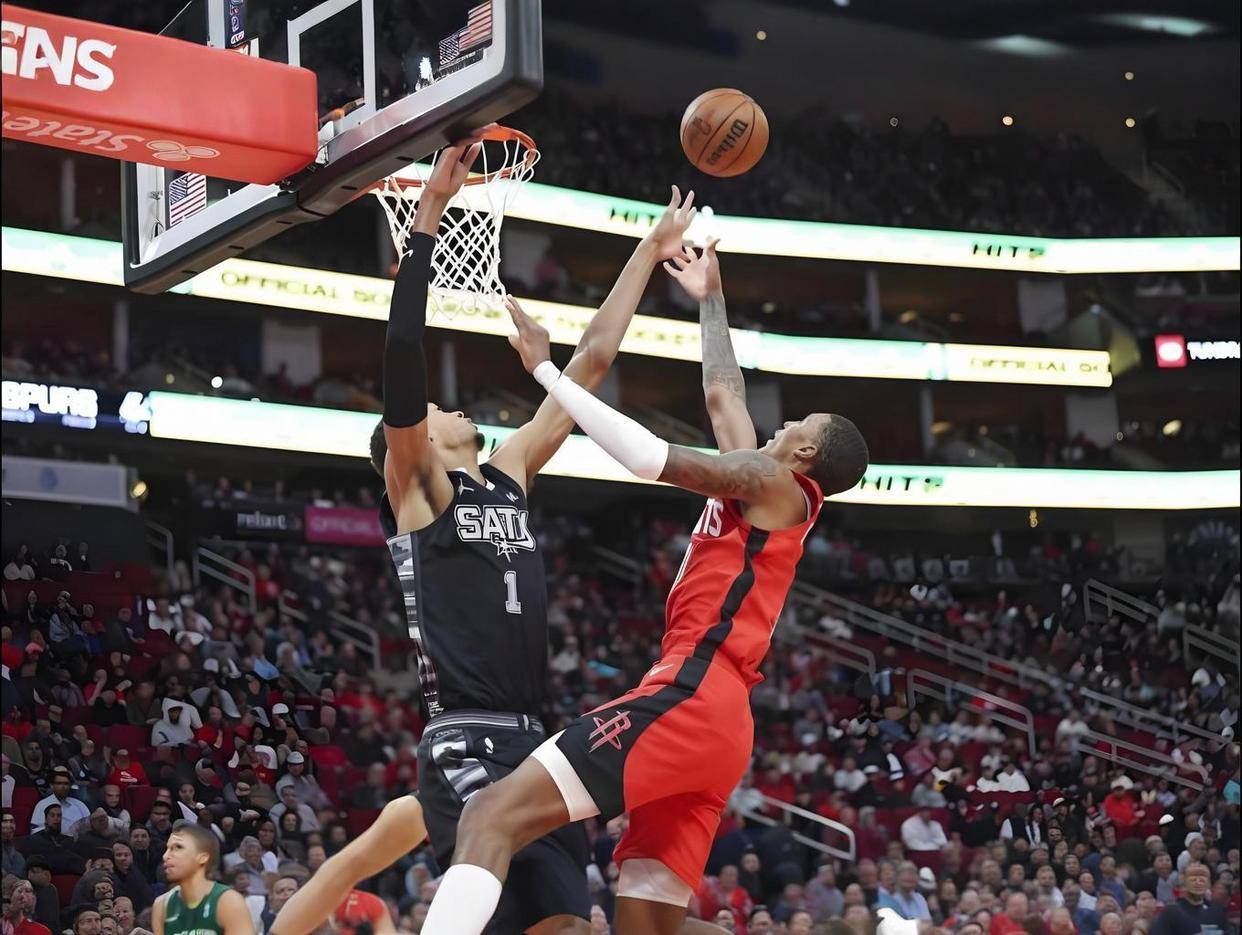 马刺完胜天津队，杜兰特关键制胜