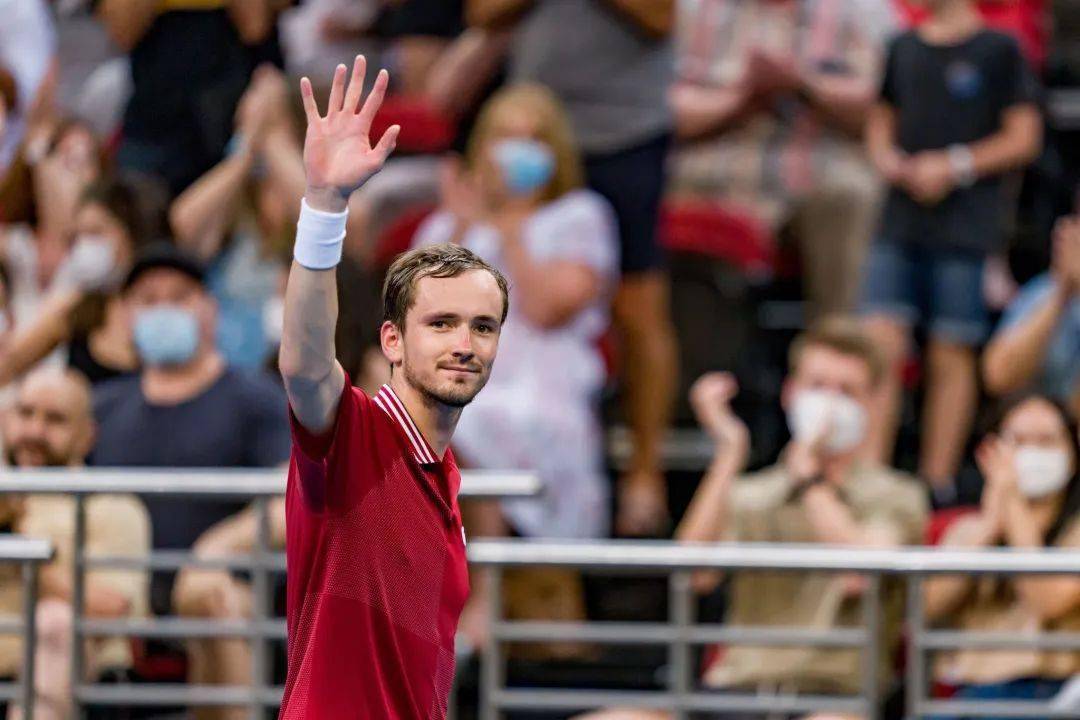 联合杯力克年终总决赛，梅德韦杰夫统治全场