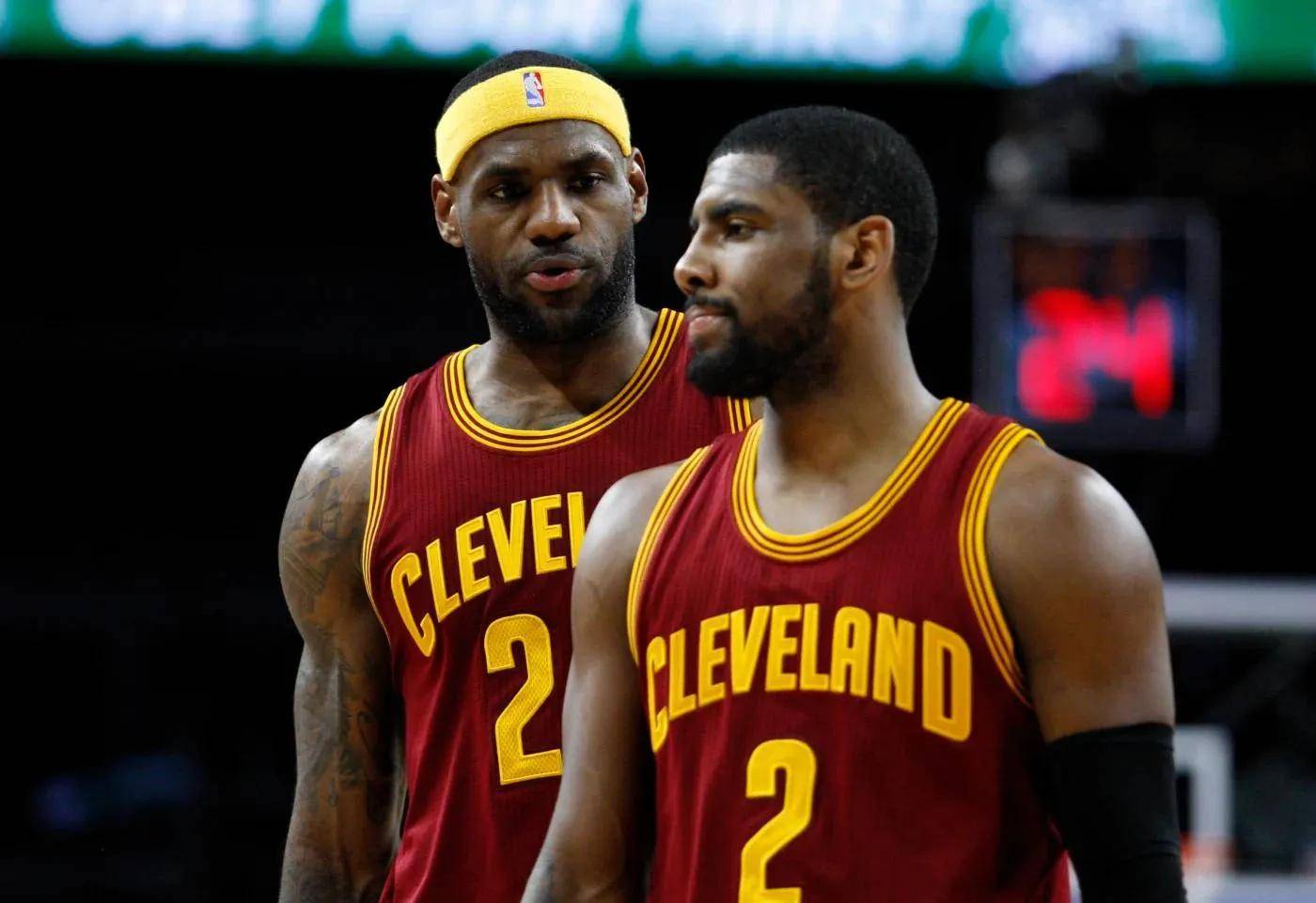 骑士逆转四川队，欧文点燃赛场