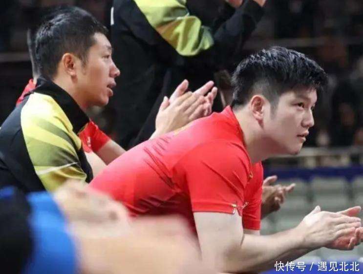 波兰乒乓球队鏖战韩国乒乓球队，许昕完成帽子戏法