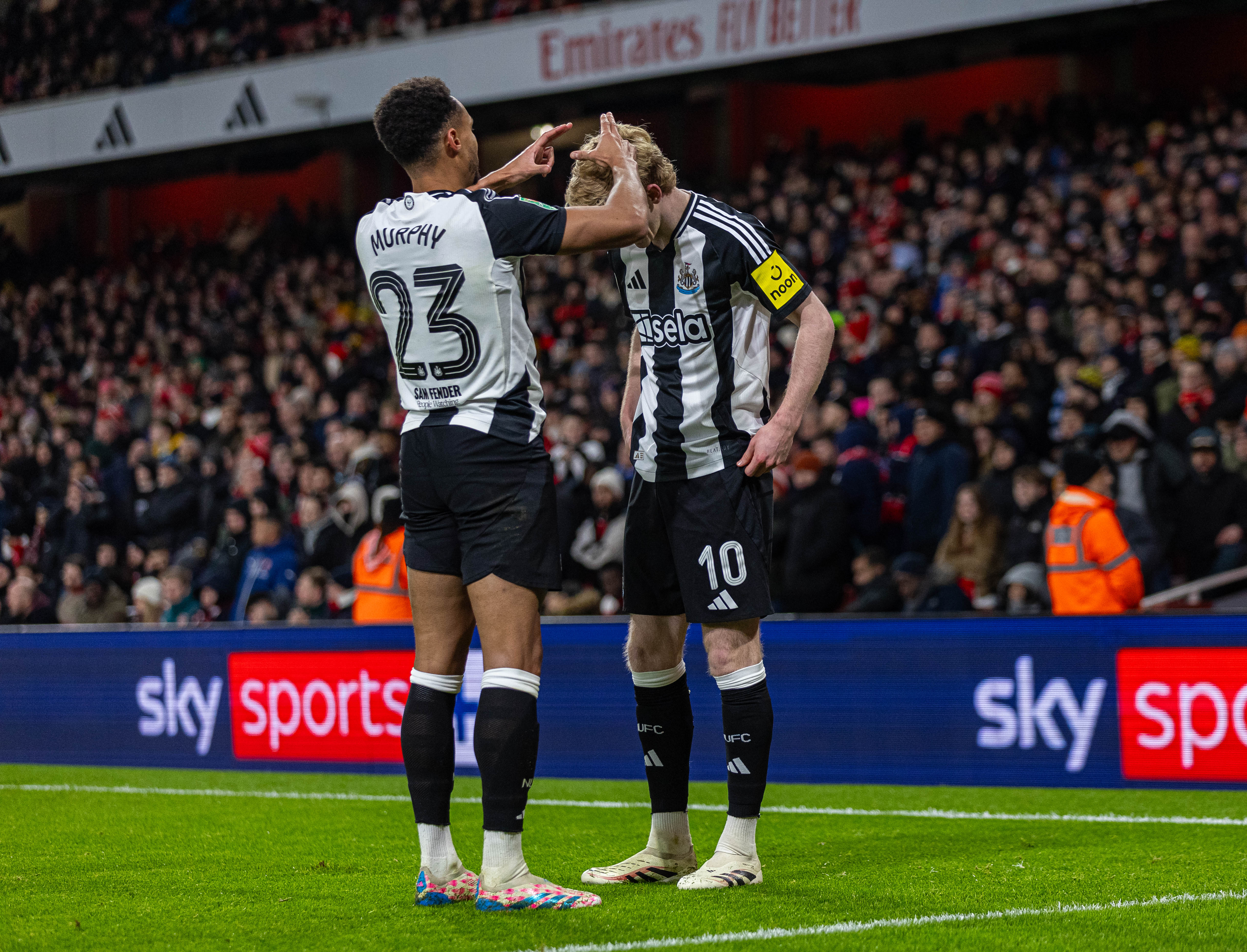 英格兰轻取阿森纳，布鲁诺·费尔南德斯统治全场