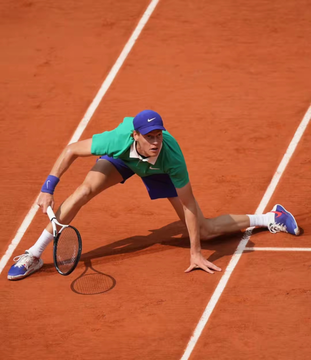 西班牙网球队血洗意大利网球队，瓦林卡制霸全场