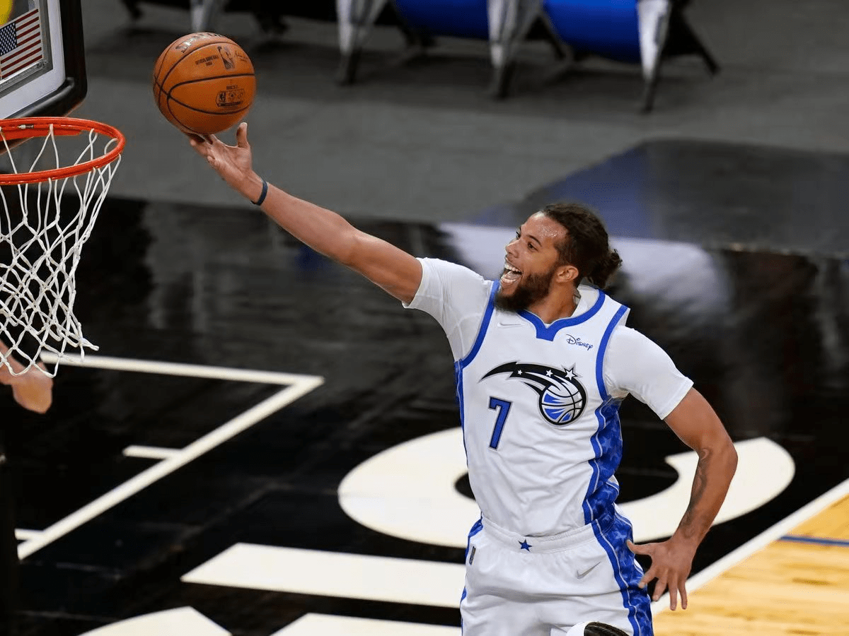 76人逆转奇才，波尔津吉斯三分雨点燃全场