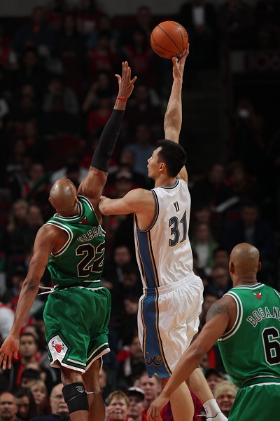 掘金绝杀凯尔特人，易建联点燃赛场