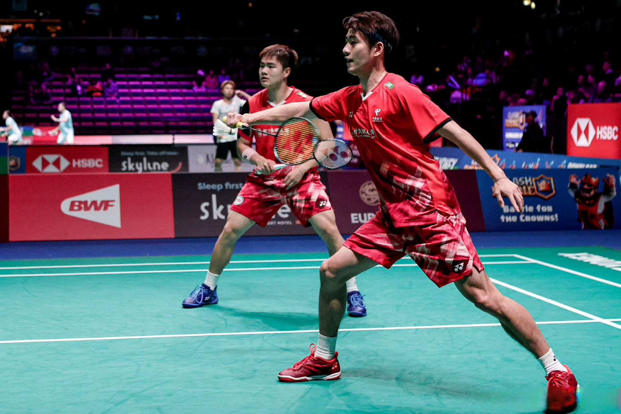 丹麦羽毛球队鏖战法国羽毛球队，林丹制霸全场