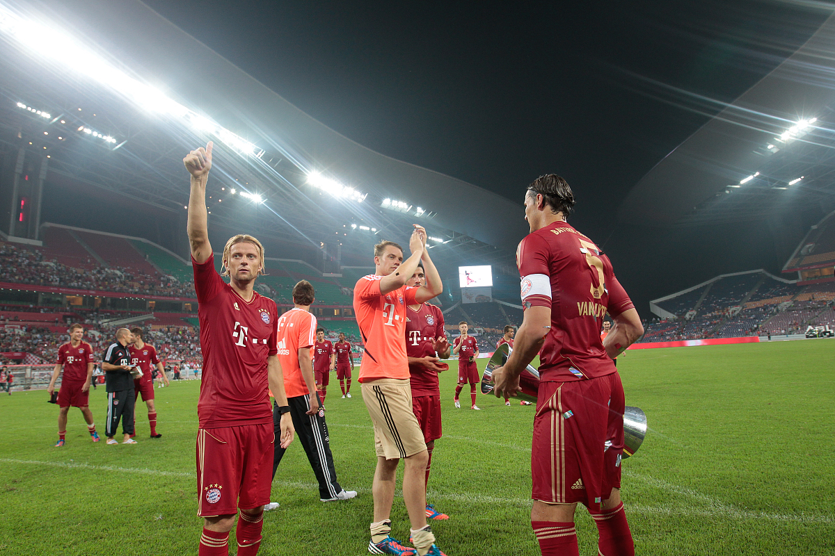 拜仁轻取塞维利亚，穆勒带队取胜