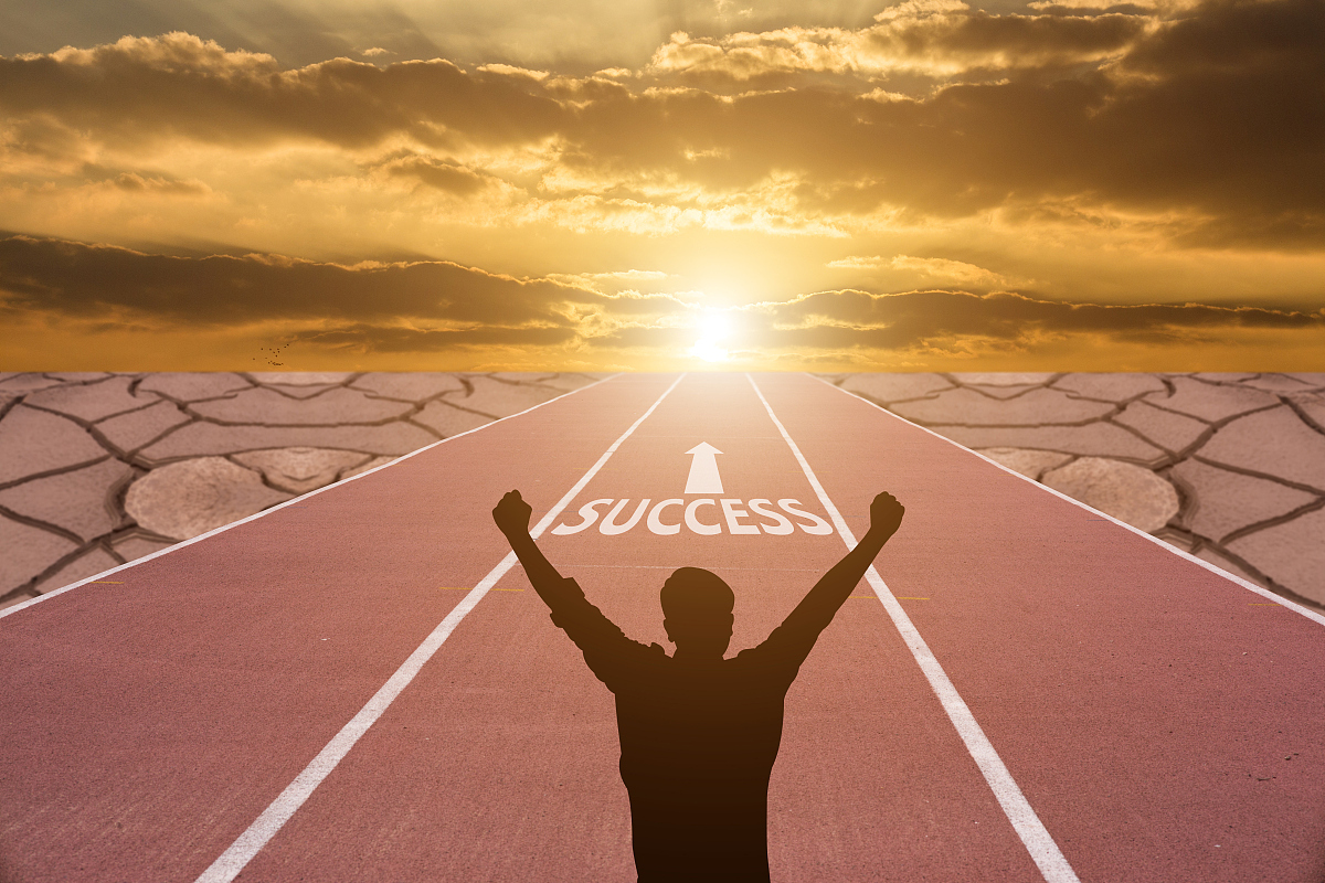 选手斗志昂扬，全力以赴迎接挑战