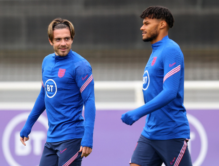 波兰与英格兰战成平局，势均力敌