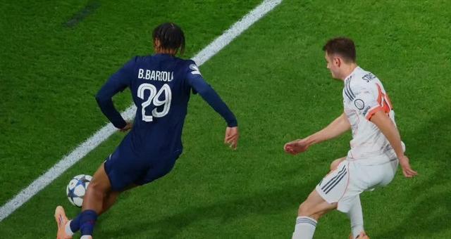 皇家马德里双线失利，欧冠前景堪忧