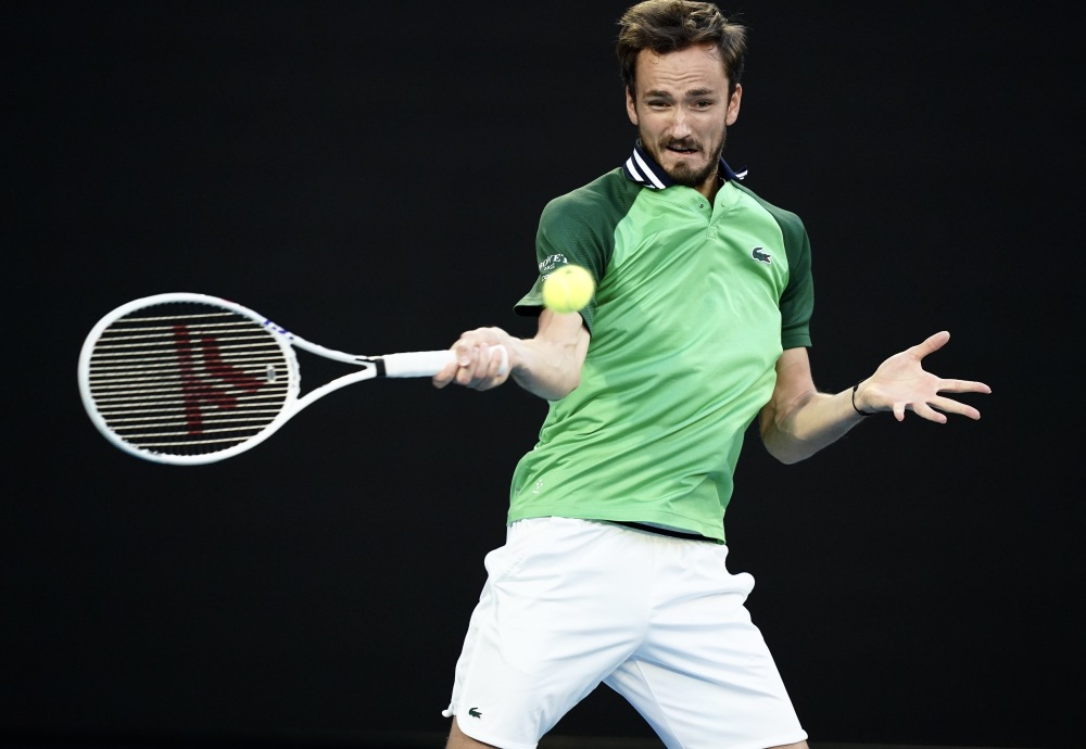 日本网球队绝杀英国网球队，梅德韦杰夫爆发神勇