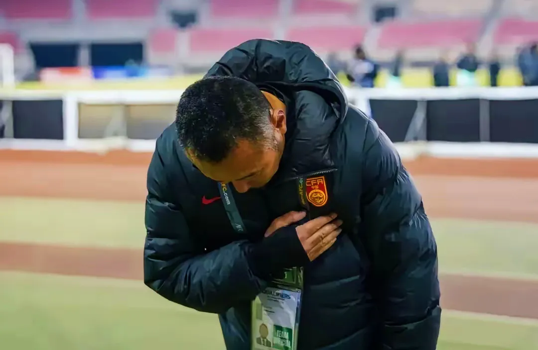 欧国联联赛中球员敬业精神感人至深 欧国联联赛中球员敬业精神感人至深