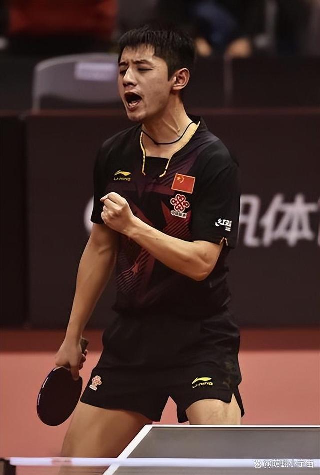 乒乓球名将张继科备战次轮比赛 乒乓球名将张继科备战次轮比赛