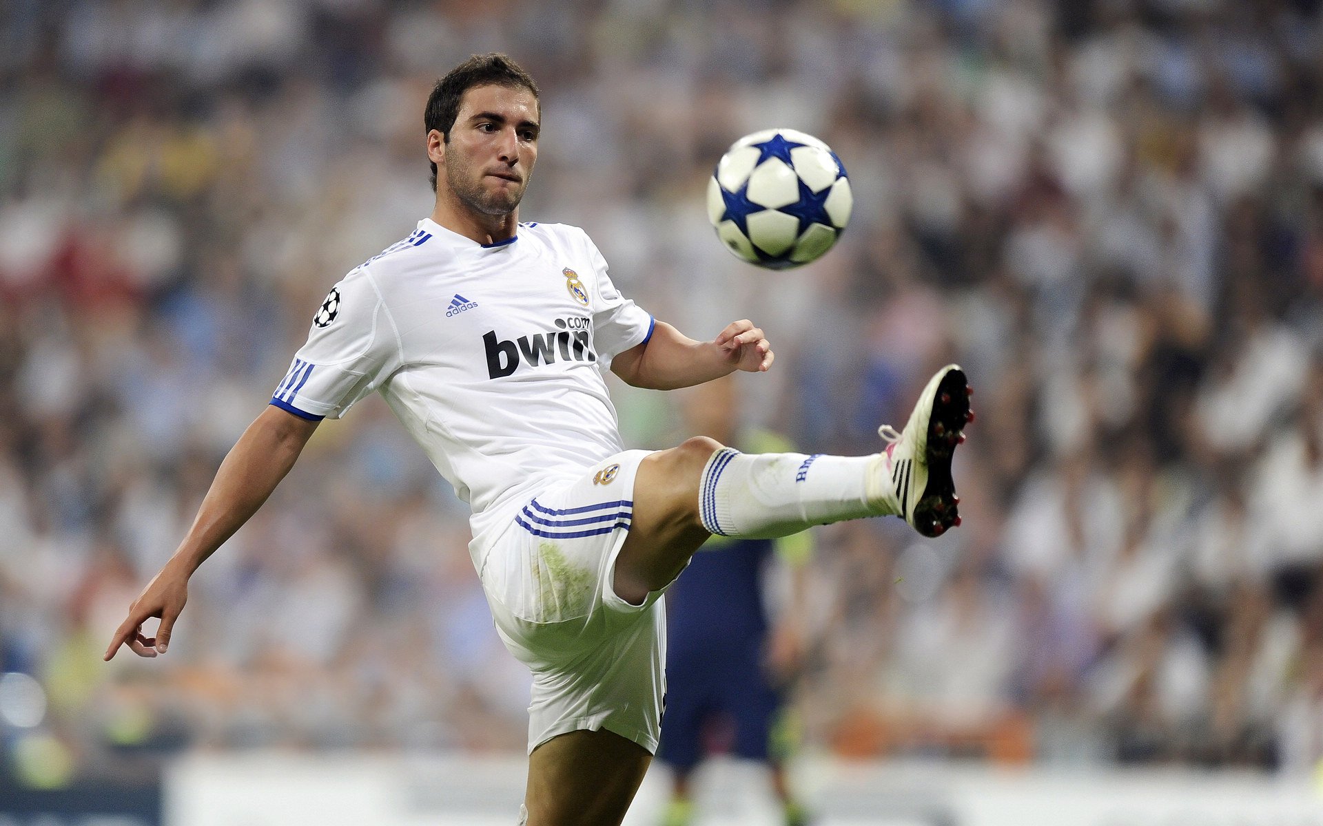 世界排名争夺战之夜，伊萨克关键战不手软